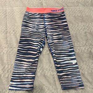 Women’s Medium Nike Pro Zebra Stripe Capri Leggings - Navy and Coral